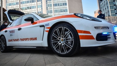 Porsche Panamera sequestrata ora è un'ambulanza e trasporta organi