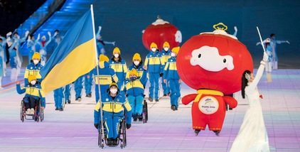 Paralimpiadi 2022, Ucraina in tuta-bandiera alla cerimonia d'apertura