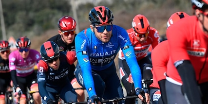 Tirreno-Adriatico: un minuto di silenzio per l'Ucraina prima della 2ª tappa