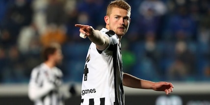 Stam incorona De Ligt: "Diventerà uno dei migliori al mondo"