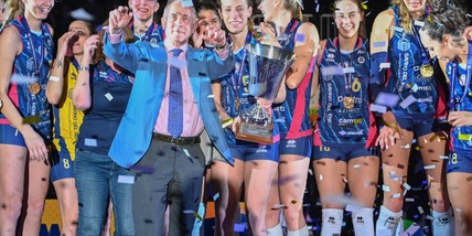 La Challenge Cup nella bacheca di Scandicci