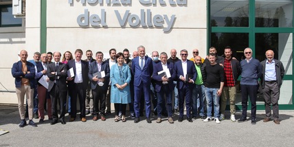 Taglio del nastro per l'opera 'Monza Città del Volley'