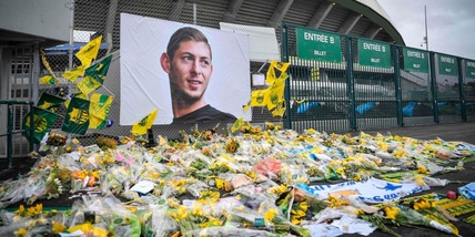 Clamoroso a Nizza: cori dei tifosi contro Sala, le scuse del club