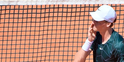 Sinner, infortunio all'anca: allarme per il Roland Garros