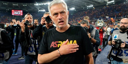 Mourinho esalta i tifosi della Roma: "Mai visto uno stadio così senza scudetto"