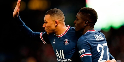 Psg, polemiche su Gueye: non gioca per non indossare la patch arcobaleno