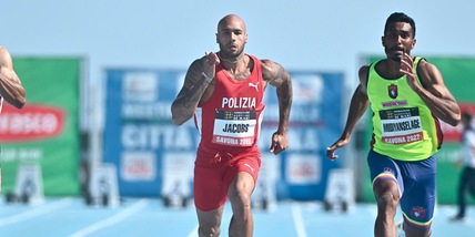 Marcell Jacobs vince la finale dei 100 metri al Meeting di Savona