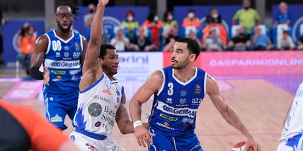 Brescia ko in gara-2 playoff: Sassari vince 91-85 e porta la serie in parità