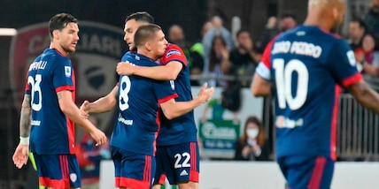 Cagliari, squadra in ritiro e mobilitazione dei tifosi per Venezia