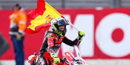 Superbike, gara-1 Estoril: vittoria di Bautista davanti a Razgatlioglu