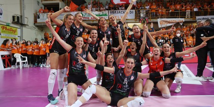 Macerata festeggia, a Mondovì l'onore delle armi