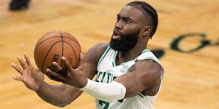 Nba, lo show di Brown non basta a Boston: Adebayo trascina Miami