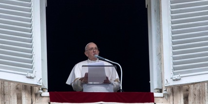 Papa al Regina Coeli, l'appello: "Chiediamo Spirito di pace"
