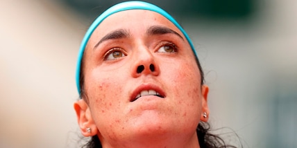 Roland Garros, Jabeur subito out: la Linette si impone in tre set