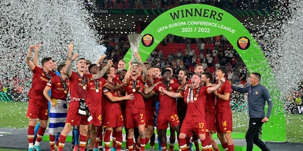 Sky e TV8, boom di ascolti per la finale di Conference League Roma-Feyenoord