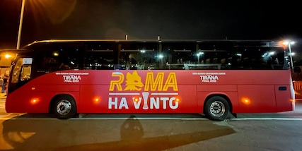 Trionfo Roma, notte e giornata di festa: tutti i VIDEO e FOTO