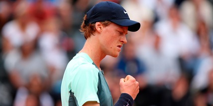 Sinner al 3° turno del Roland Garros, battuto Carballes Baena