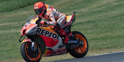 MotoGp: Marquez cade nelle qualifiche, fiamme dalla moto e bandiera rossa