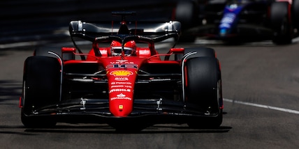 F1, prima fila Ferrari a Monaco: Leclerc davanti a Sainz