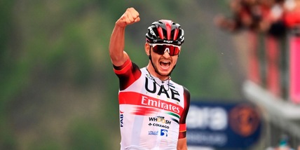 Giro, trionfo di Covi nella 20ª tappa: Hindley nuova maglia rosa