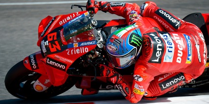 MotoGp, al Mugello trionfano l'Italia e la Ducati: vince Bagnaia davanti a Quartararo