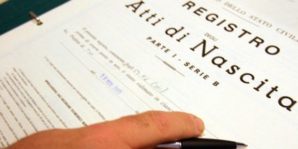 Al via il doppio cognome, decaduto l'automatismo: cosa cambia