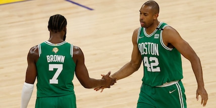 Nba, rimonta leggendaria di Boston: Golden State ko in gara-1