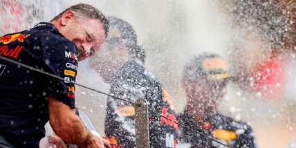 F1, Horner: "Perez strepitoso, ha le stesse possibilità di Verstappen"