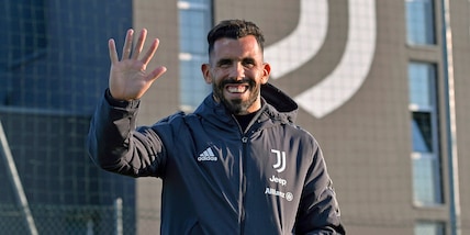 Tevez annuncia: "Basta al calcio giocato. Farò l'allenatore"