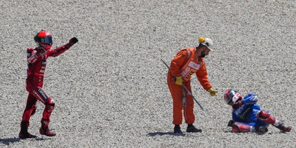 MotoGp, Gp Catalogna: Nakagami tocca Bagnaia e Rins, i tre piloti costretti al ritiro