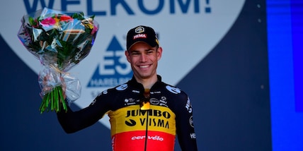 Ciclismo, Van Aert vince la prima tappa del Delfinato