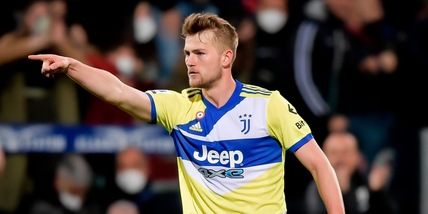 È la Juve di De Ligt: gioca e parla da leader, la squadra lo segue