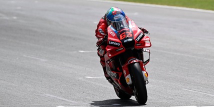 MotoGp, Quartararo vola nei test a Montmelò: secondo Bagnaia