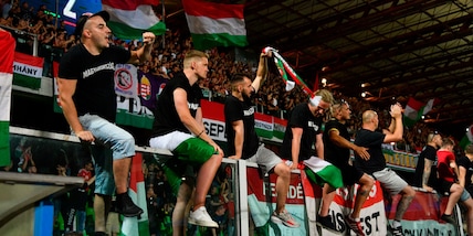 Italia-Ungheria, scontri tra tifosi dopo la gara: 5 agenti feriti