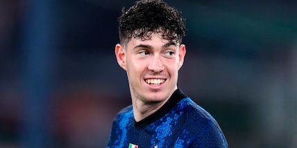 Bastoni, l'agente lo blinda all'Inter: "È felice, rimane qui"