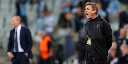 L'ex Milan Tomasson è il nuovo allenatore del Blackburn Rovers