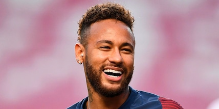 L'Equipe: "Neymar-Psg, rinnovo automatico fino al 2027"