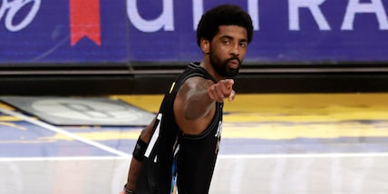 Nba, Irving esercita l'opzione da 35 milioni di euro e resta ai Brooklyn Nets