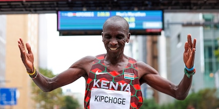 Ancora Eliud al comando della Maratona maschile 2022, Italia lontana