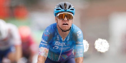 Tour de France, quinta tappa: vince Clarke, Van Aert resta in giallo