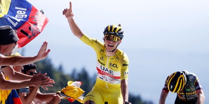 Tour de France, Pogacar bis: la maglia gialla vince anche la 7ª tappa