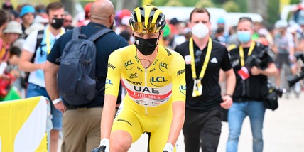 Tour de France, incubo Covid per Pogacar: "Rischia di rovinare tutto"