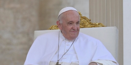 Papa Francesco ai giovani: "Dobbiamo mettere fine a questo scempio della guerra"