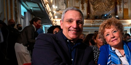 Infarto per Maurizio De Giovanni: operato all'ospedale Cardarelli "non è grave"