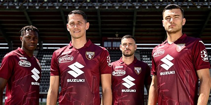 La nuova maglia del Toro con Lukic uomo copertina FOTO La nuova maglia del Toro con Lukic uomo copertina FOTO