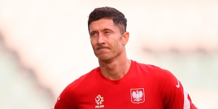 Barcellona, bloccata la vendita delle maglie di Lewandowski: colpa delle "W"