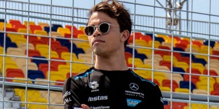 F1, De Vries sale sulla Mercedes nelle libere 1 in Francia: Hamilton ai box