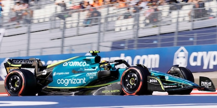 Vettel omaggia la Aston Martin a 100 anni dal suo esordio in Formula 1