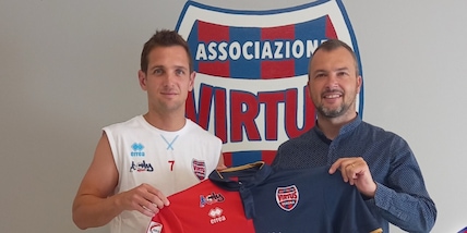 Virtus Verona: il colpo si chiama Juanito Gomez Virtus Verona: il colpo si chiama Juanito Gomez