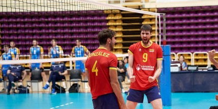 Vigil Gonzalez firma per Santa Croce